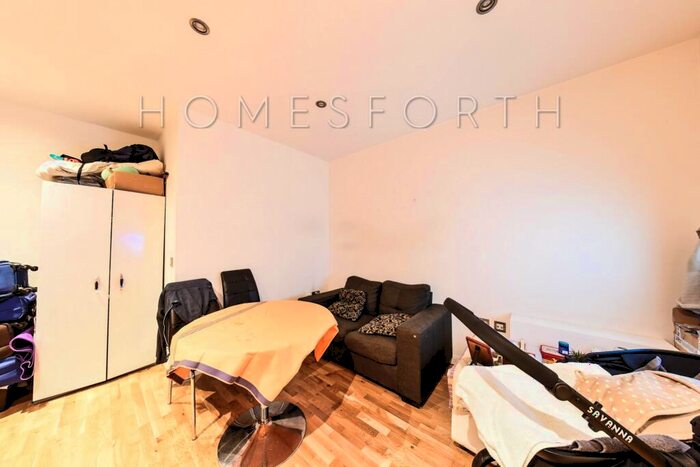 Studio For Sale In Carnegie House, Peterborough Road, Harrow On The Hill, HA1