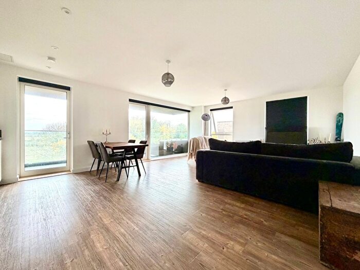 2 Bedroom Flat To Rent In Poulter Walk, Trumpington, Cambridge, CB2