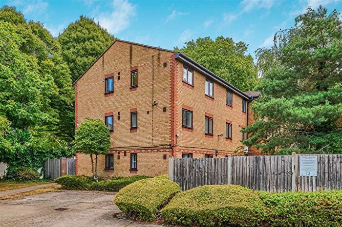 1 Bedroom Flat To Rent In John Maurice Close, Elephant And Castle, SE17