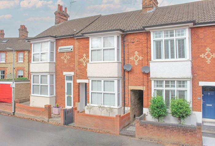 2 Bedroom Terraced House For Sale In Springfield Road, Linslade, LU7