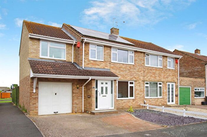 4 Bedroom Semi-Detached House For Sale In Broadmead Walk, Nythe, Swindon, SN3