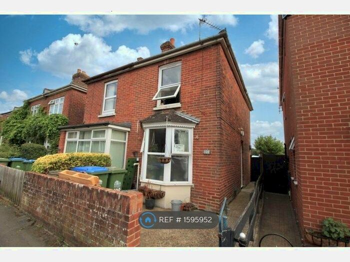 3 Bedroom Semi-Detached House To Rent In Priory Road, Southampton, SO17