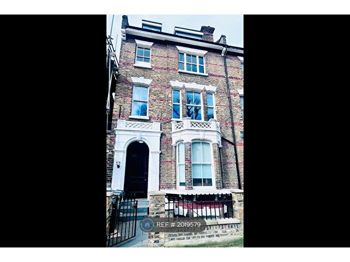 1 Bedroom Flat To Rent In Downs Park Road, Hackney, London, E5