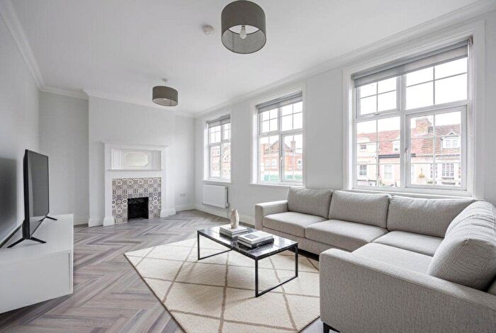 4 Bedroom Flat To Rent In King Street, Twickenham, TW1