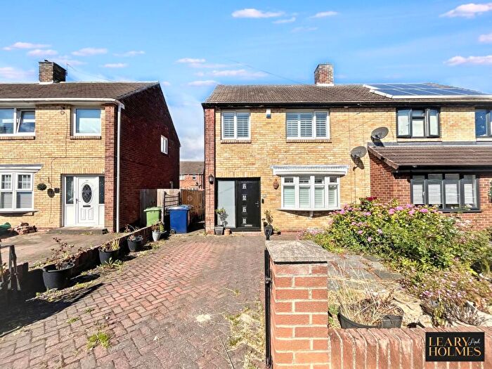 3 Bedroom Semi-Detached House For Sale In Parry Drive, Sunderland, SR6