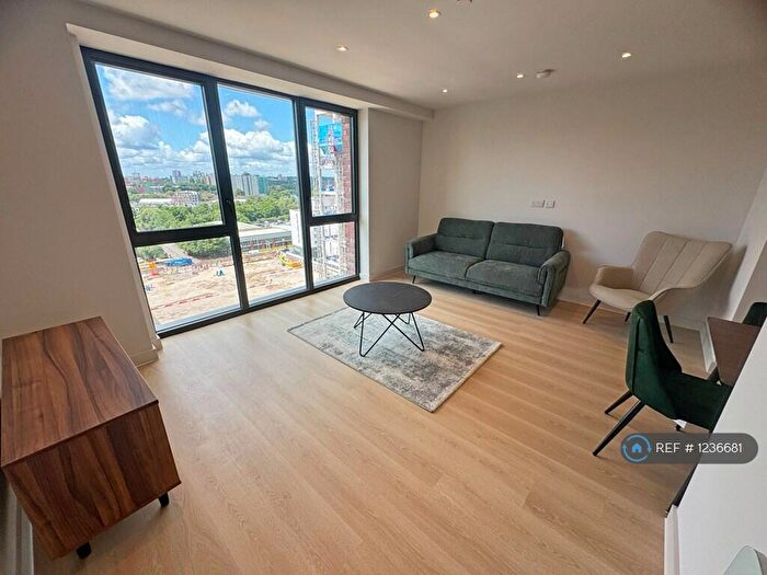 2 Bedroom Flat To Rent In Waterhouse Tower, Manchester, M3