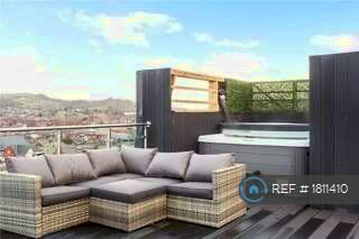 2 Bedroom Flat To Rent In Chuchill Way, Macclesfield, SK11