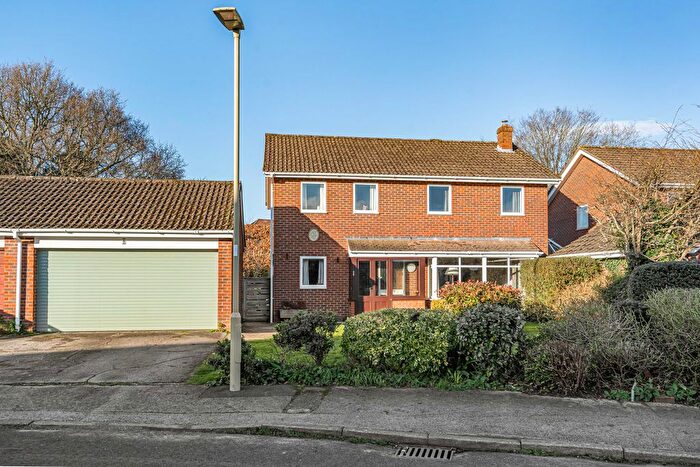 4 Bedroom Detached House For Sale In Herne Farm, Petersfield, Hampshire, GU31