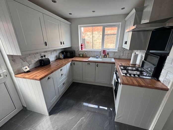 4 Bedroom Semi Detached House To Rent In Heath Street, Cardiff, CF11