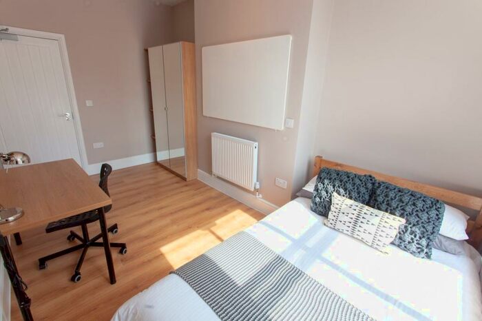 4 Bedroom Flat To Rent In Hardman Street, L1