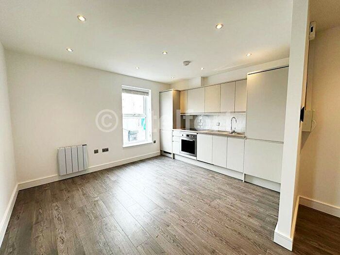1 Bedroom Flat To Rent In Leytonstone Road, London, E15