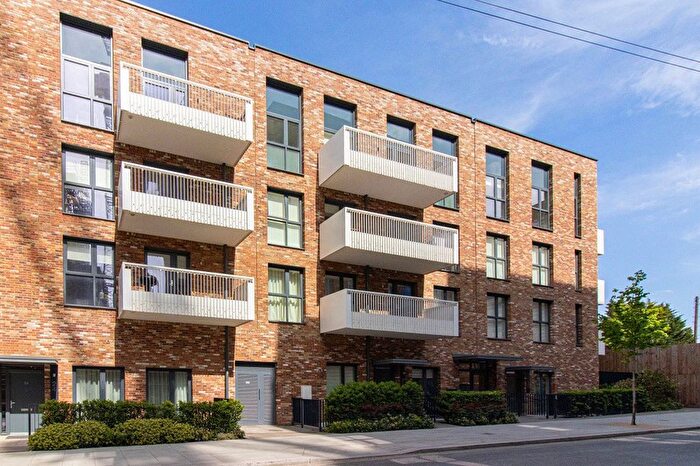 1 Bedroom Flat To Rent In Enfield Road, London, W3