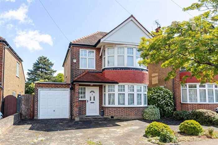 4 Bedroom Detached House For Sale In College Drive, Ruislip, HA4