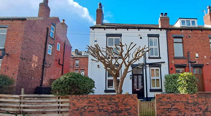 2 Bedroom End Of Terrace House To Rent In Woodville Place, Horsforth, Leeds, West Yorkshire, Uk, LS18