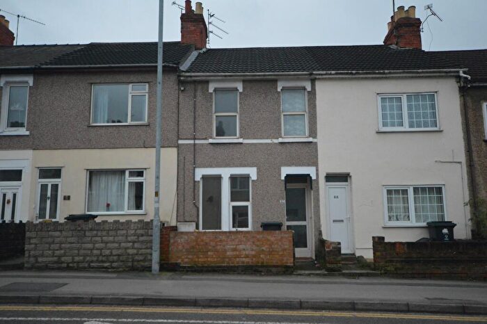 2 Bedroom Terraced House To Rent In Crombey Street, Town Centre, Swindon, SN1