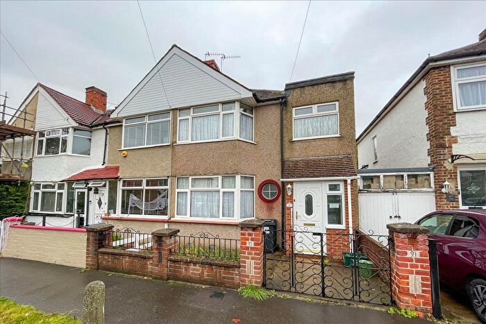 3 Bedroom End Terrace House For Sale In Saxon Avenue, Hanworth, Middlesex, TW13