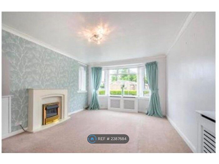 2 Bedroom Flat To Rent In Busby Road, Glasgow C, G76