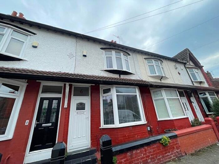 3 Bedroom Semi-Detached House To Rent In Herondale Road, L18