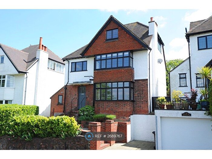 4 Bedroom Detached House To Rent In Mountside, Guildford, GU2