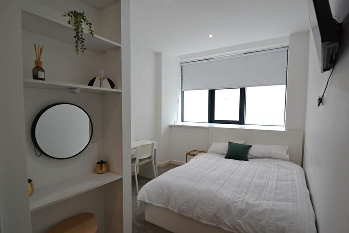 1 Bedroom Studio To Rent In Room London Road, Kingston Upon Thames, KT2