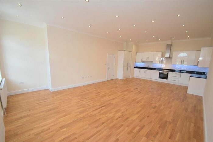 1 Bedroom Flat To Rent In Tooting High Street, London, SW17