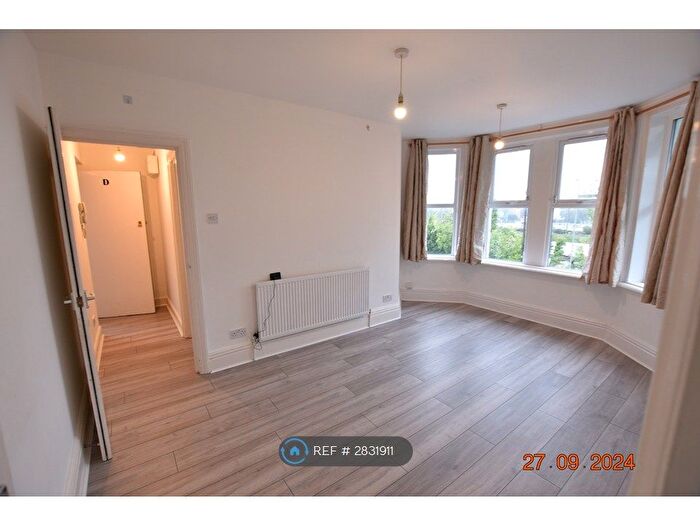 1 Bedroom Flat To Rent In Crescent Road, Luton, LU2