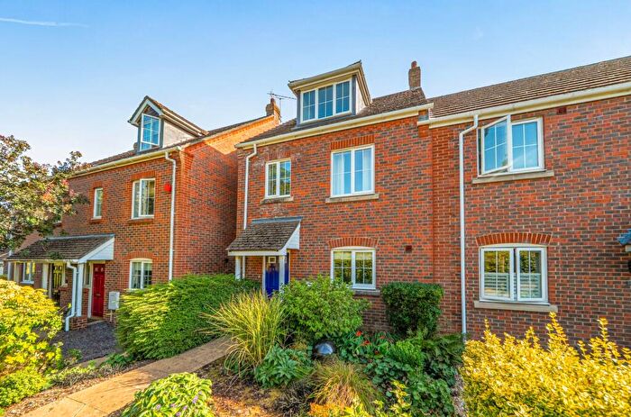 3 Bedroom End Of Terrace House For Sale In Clay Lane, Fishbourne, PO18