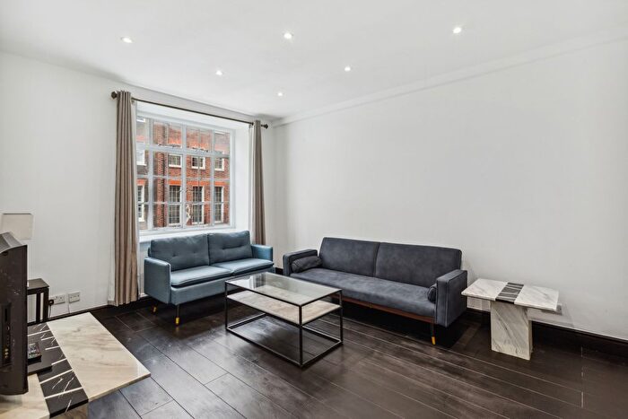 1 Bedroom Flat To Rent In Quebec Court, Seymour Street, W1H