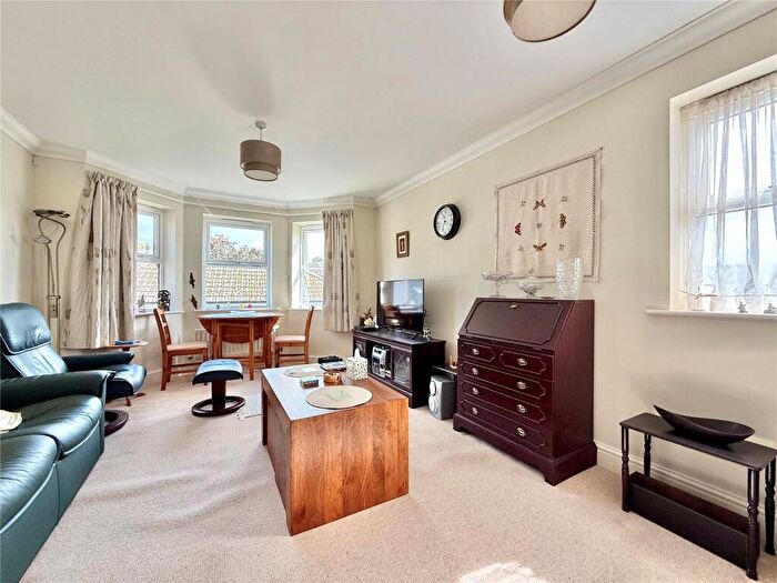2 Bedroom Apartment For Sale In Upperton Road, Eastbourne, East Sussex, BN21