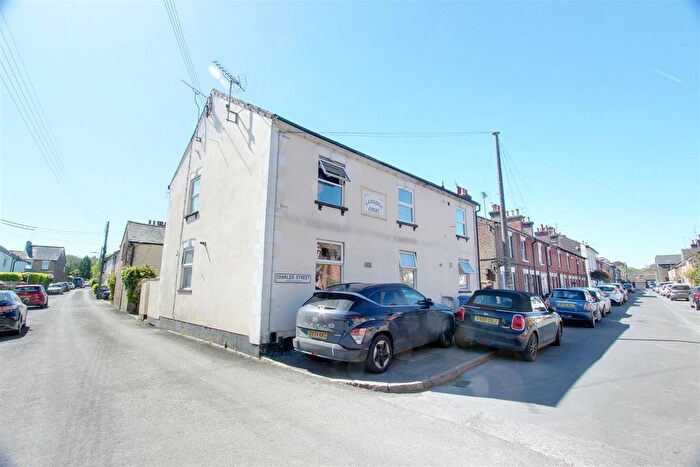2 Bedroom Flat For Sale In Charles Street, Tring, HP23