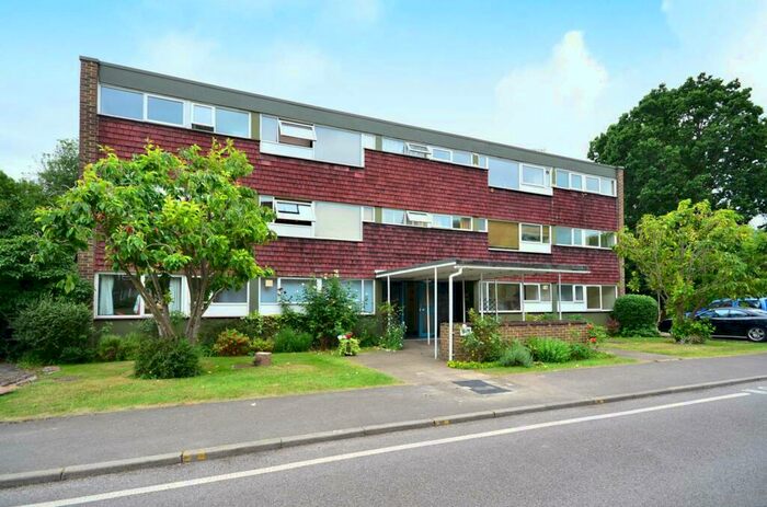 2 Bedroom Flat To Rent In Boxgrove Avenue, Guildford, , Burpham, Guildford, GU1
