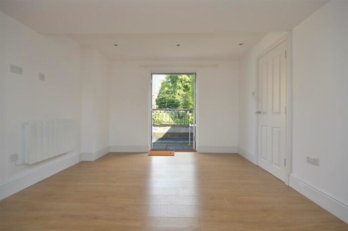 2 Bedroom Apartment To Rent In Lansdown, Stroud, Gloucestershire, GL5