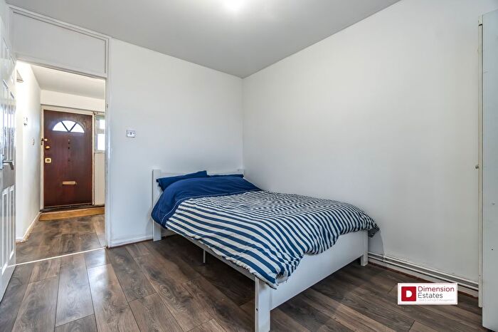 2 Bedroom Flat To Rent In Bonner Road, Bethnal Green, London, E2