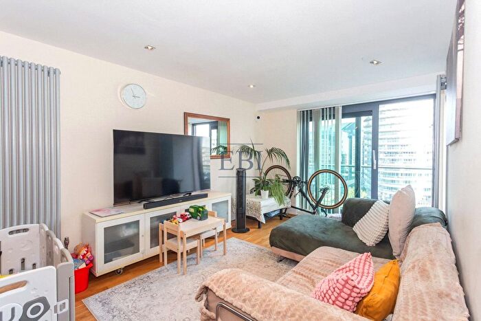2 Bedroom Flat To Rent In Millharbour, South Quay, London, E14