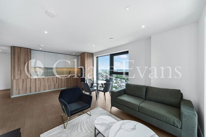 2 Bedroom Apartment To Rent In Hawksbury Heights, Park & Sayer, Elephant And Castle, SE17