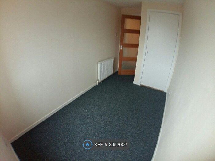 2 Bedroom Flat To Rent In Helenvale Street, Glasgow, G31