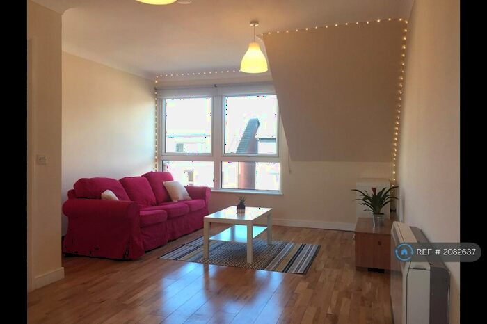 2 Bedroom Flat To Rent In Ferry Gait Crescent, Edinburgh, EH4