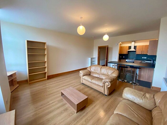 2 Bedroom Flat To Rent In High Street, Dundee, DD1