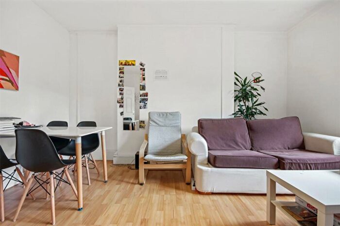 4 Bedroom Apartment To Rent In Earnshaw House, Percival Street, EC1V
