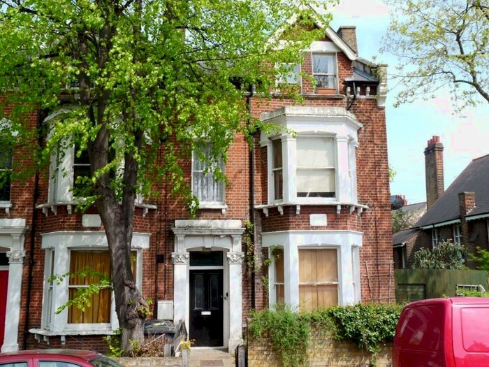 2 Bedroom Flat To Rent In Burton Road, London, SW9