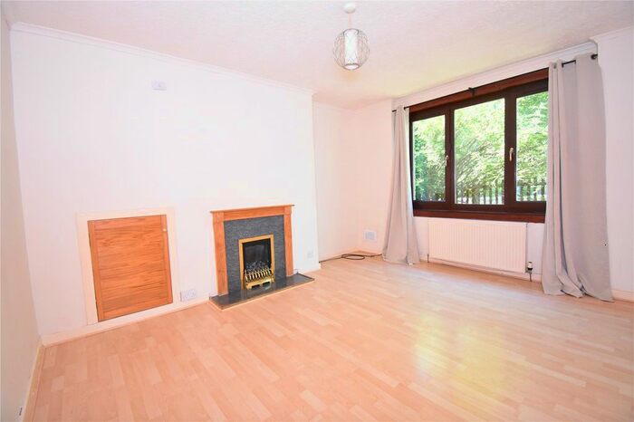 2 Bedroom Flat To Rent In Haig Crescent, Dunfermline, Fife, KY12