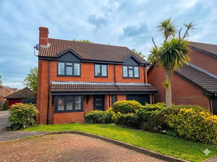 5 Bedroom Detached House For Sale In Wayfarer Close, Warsash, Southampton, SO31