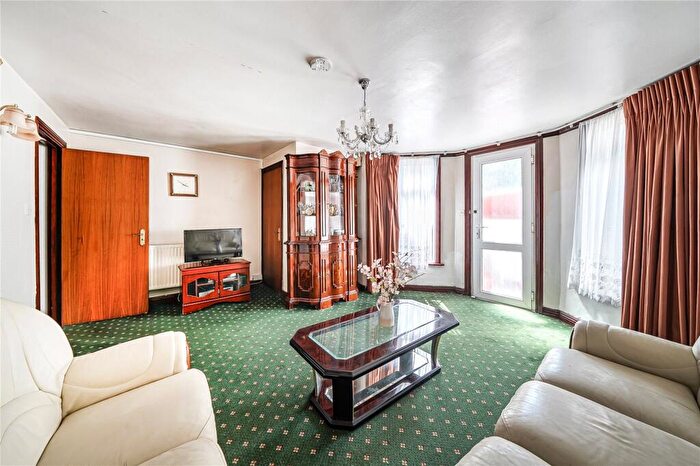 1 Bedroom Terraced House For Sale In Pemberton Road, London, N4