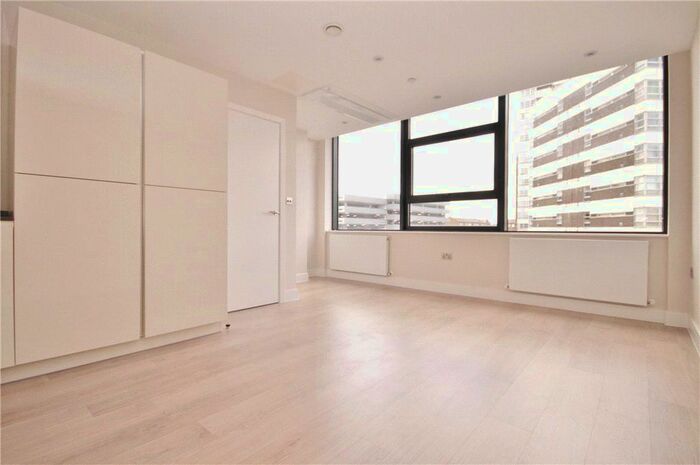 1 Bedroom Flat To Rent In The View, Staines Road West, Sunbury-On-Thames, Surrey, TW16