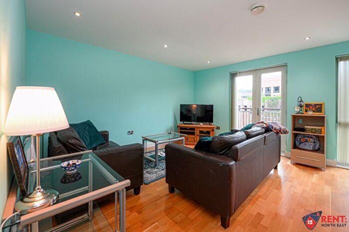 2 Bedroom Flat To Rent In Back Silver Street, Durham, DH1