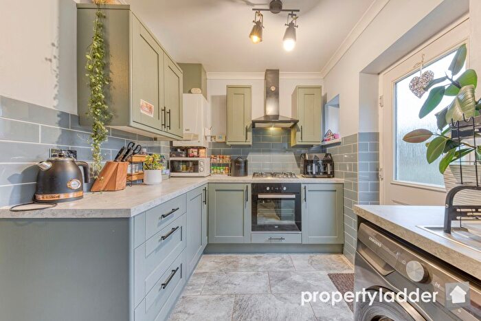3 Bedroom End Of Terrace House For Sale In Cavell Road, Norwich, NR1