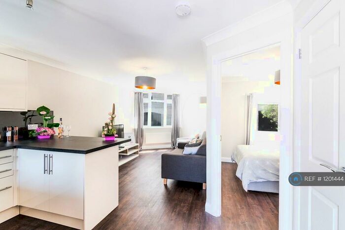 1 Bedroom Flat To Rent In New Street, Plymouth, PL1