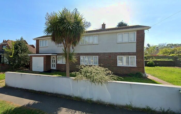 3 Bedroom Detached House To Rent In Deans Drive, Bexhill-On-Sea, TN39