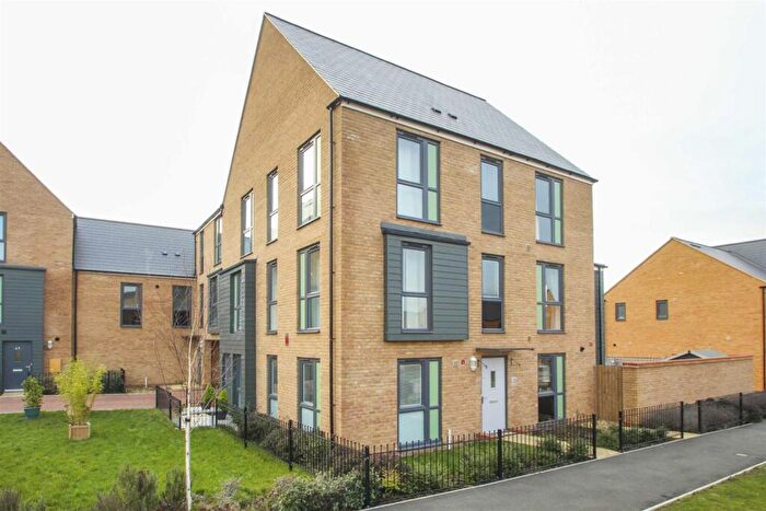4 Bedroom Town House To Rent In Holt Avenue, Brooklands, MK10