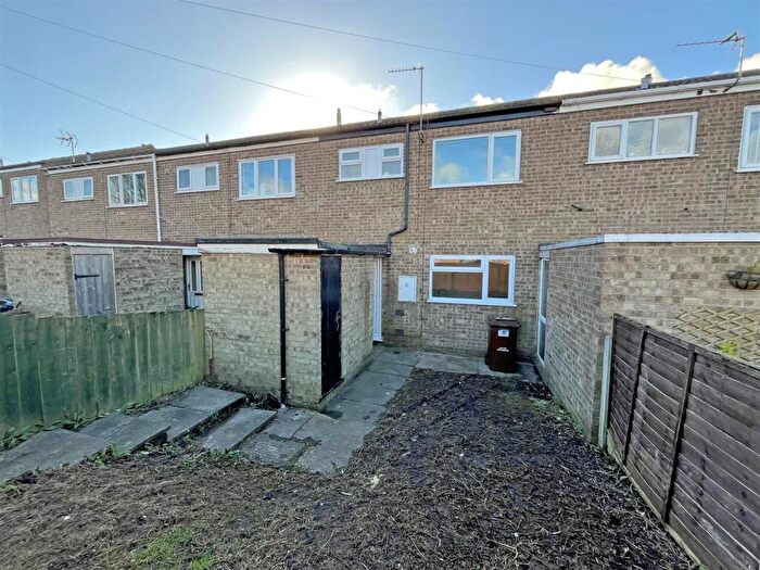 3 Bedroom Terraced House To Rent In Silbury Close, Clifton, Nottingham, NG11